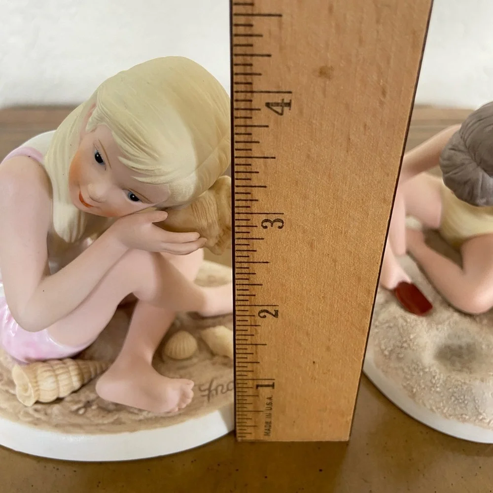 🖤 Set of 2 REMEMBER WHEN by Frances Hook Girls Beach Figurines Sand Castles Soun